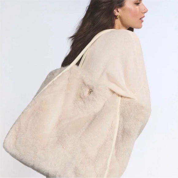 Victorias secret Cream Fur Tote Bag - Picture 2 of 2